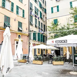 vivi-nel-cuore-del-centro-storico-di-genova.hotelitalianriviera.com/